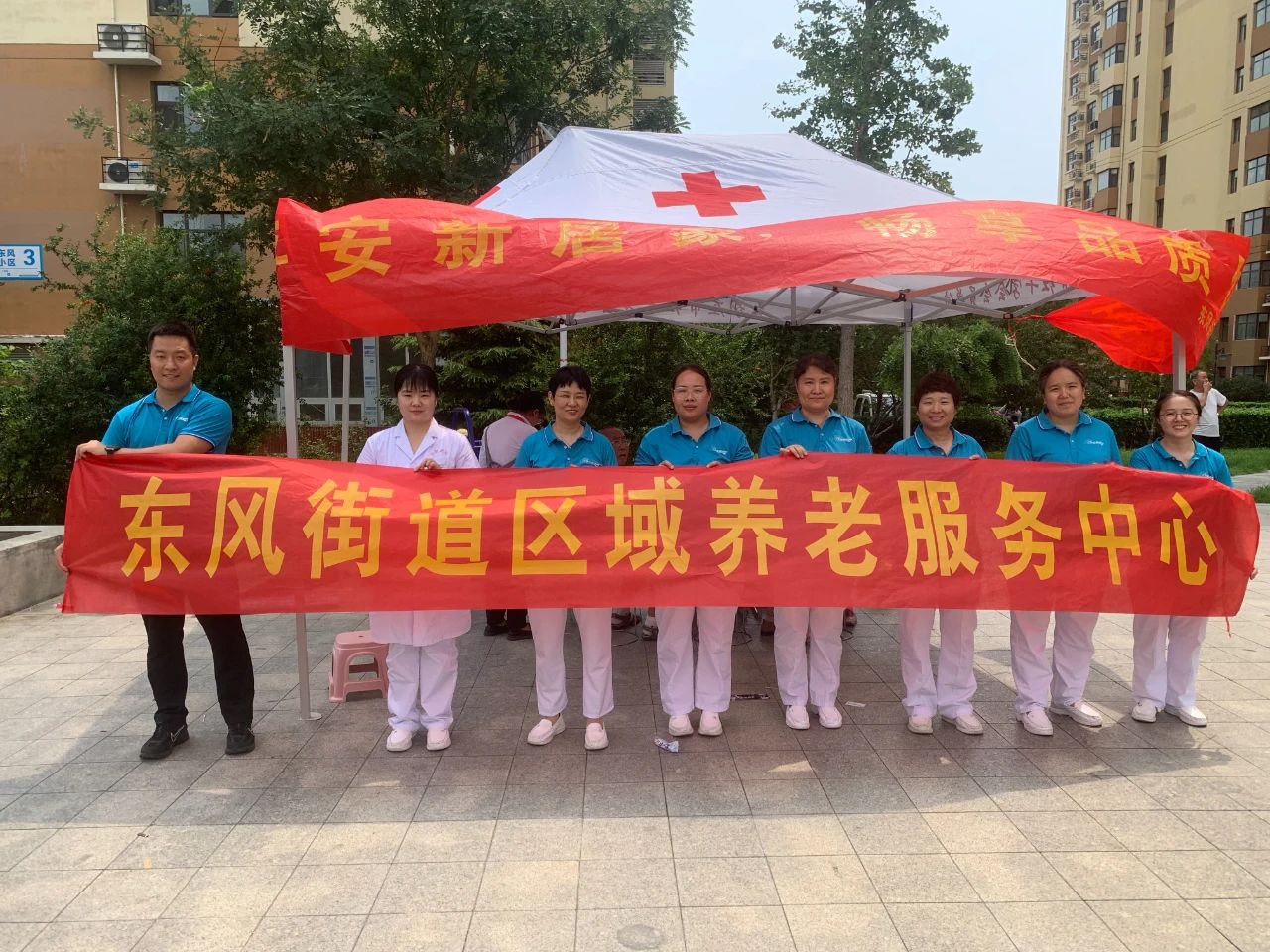 “军民鱼水情 暖心护安康”——东风街道区域养老服务中心开展八一建军节双拥主题活动